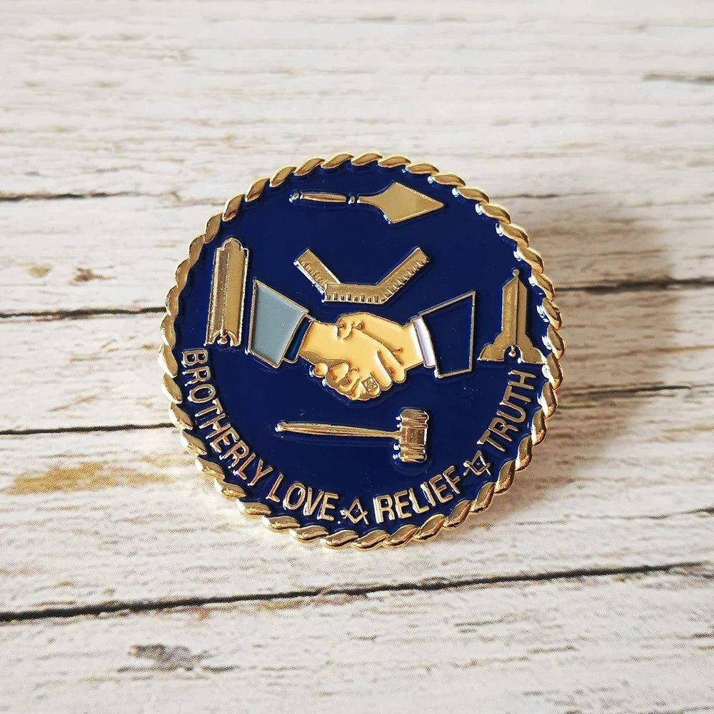 Master Mason Blue Lodge Lapel Pin - Zinc Alloy BROTHERLY LOVE RELIEF TRUTH - Bricks Masons