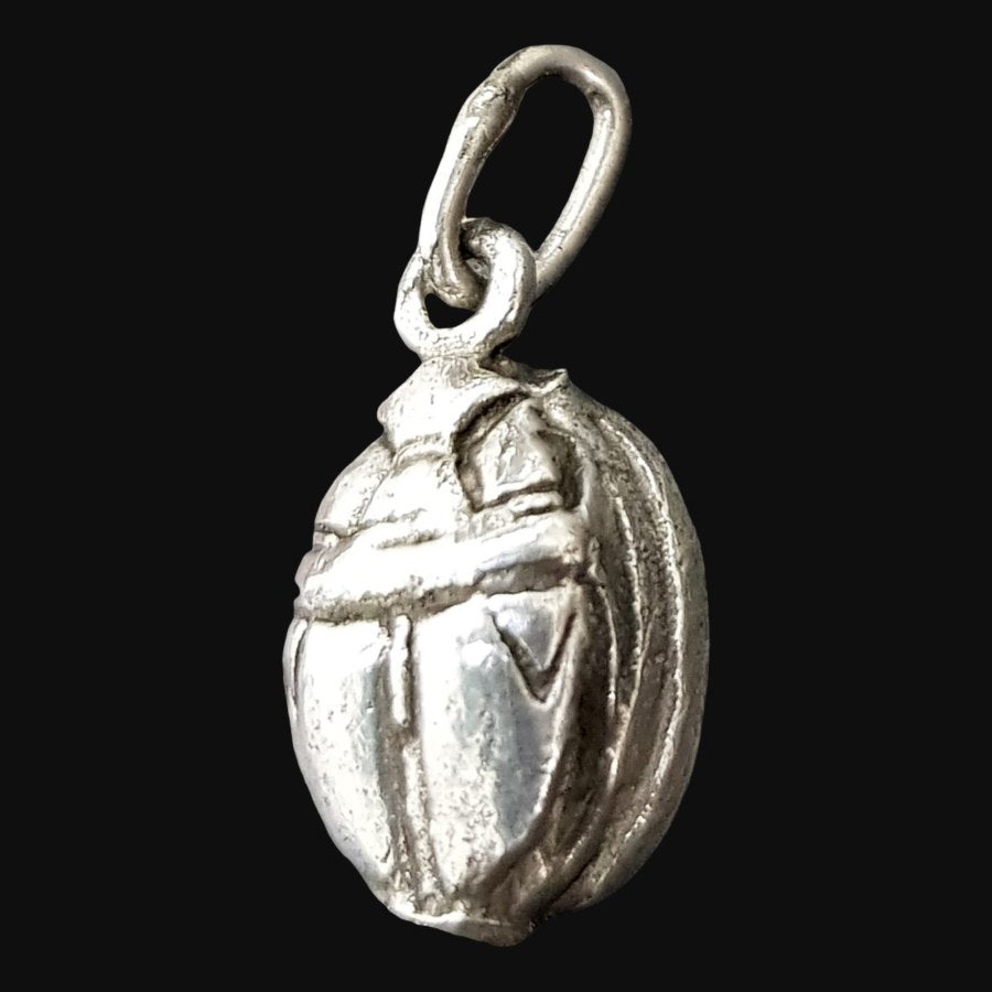 Small Scarab Pendant in Silver 1.5 x 0.7 cm 3 g Art 621 - Bricks Masons