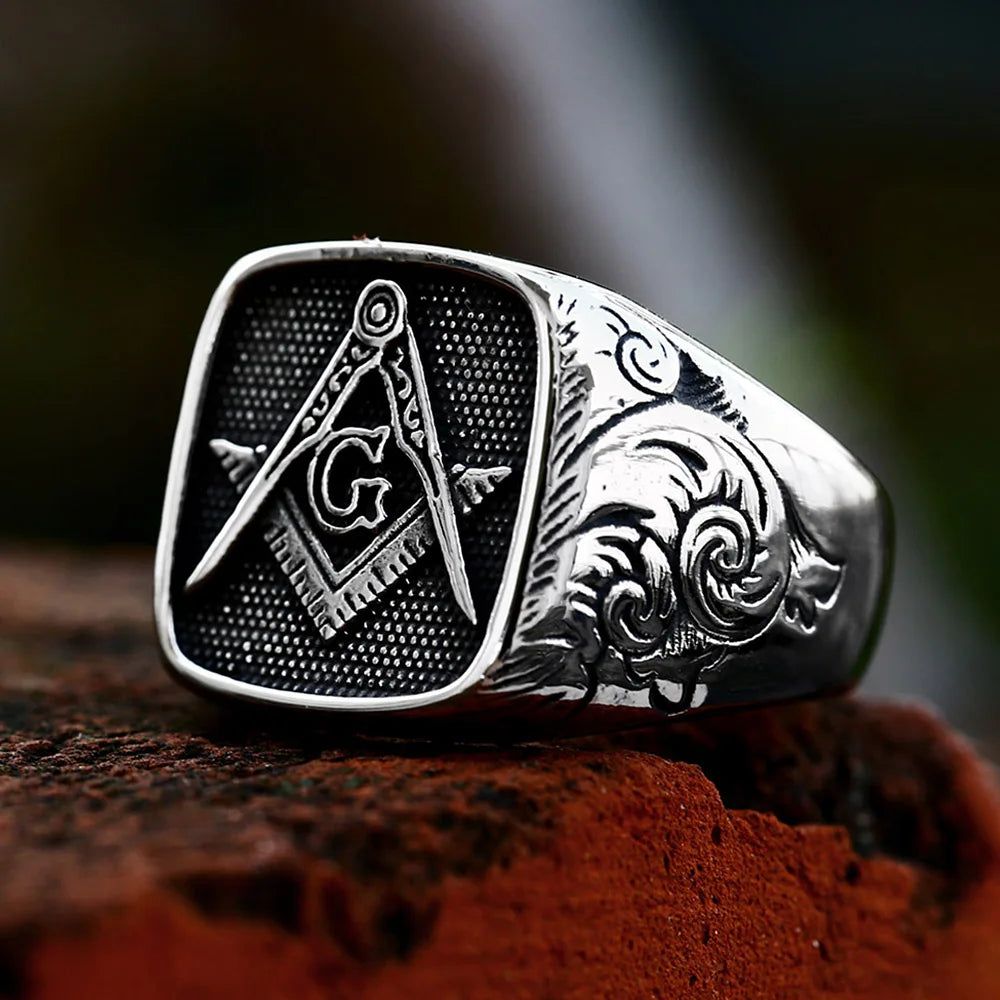 Anillo de la Logia Azul de Maestro Masón - Escuadra y Compás G de acero inoxidable con motivos