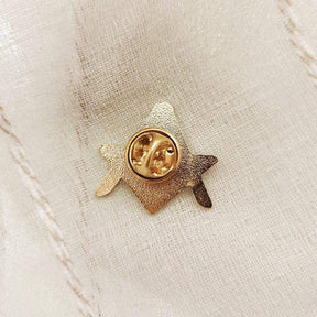 Entered Apprentice Blue Lodge Lapel Pin - Square and Compass G - Bricks Masons