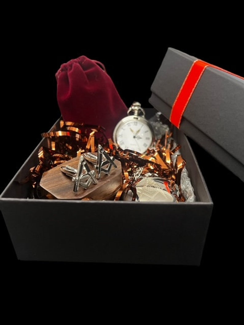 Master Mason Blue Lodge Pocket Watch - Gift Set With Silver Cufflinks in Wooden Box - Bricks Masons