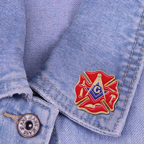 Knights Templar Lapel Pin - Fireman Fire Service First Responder - Bricks Masons