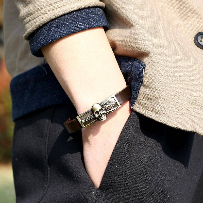 Master Mason Blue Lodge Bracelet - Casted Square & Compass G Leather - Bricks Masons